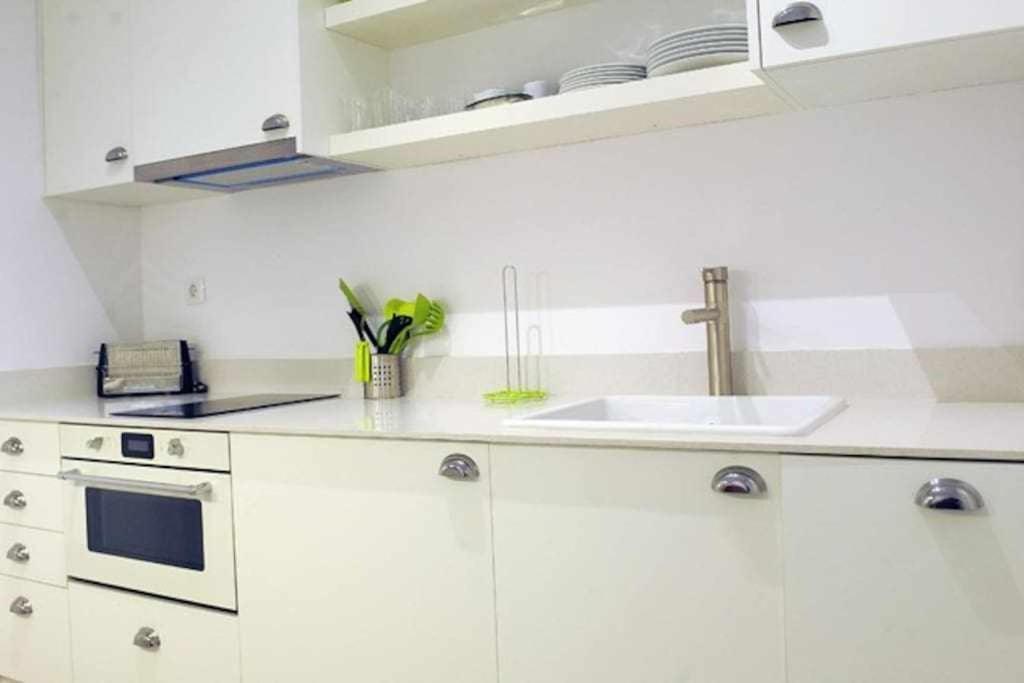 Calm Modern Apartment Барселона Екстериор снимка